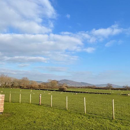 فندق Abbey Farm Luxury Glamping Rhuddlan المظهر الخارجي الصورة