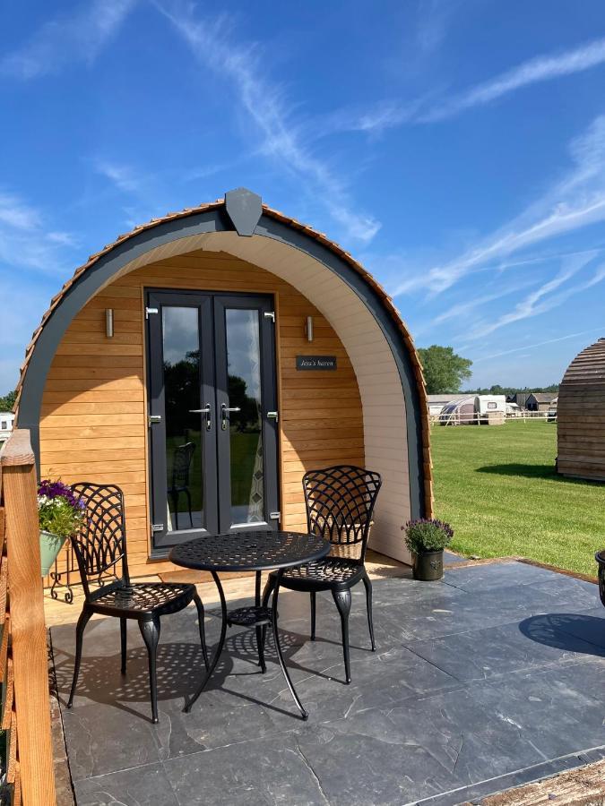 فندق Abbey Farm Luxury Glamping Rhuddlan المظهر الخارجي الصورة