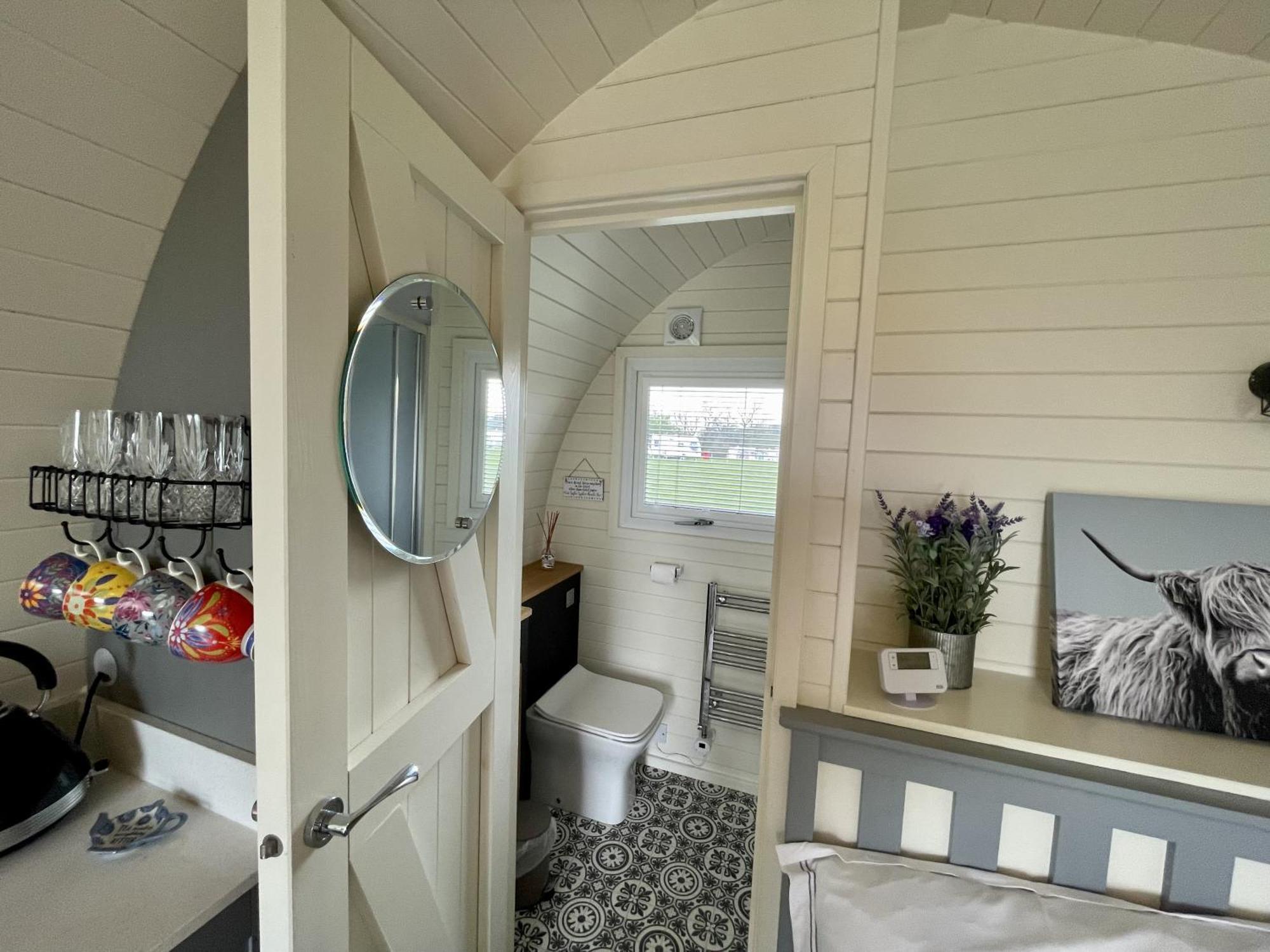 فندق Abbey Farm Luxury Glamping Rhuddlan المظهر الخارجي الصورة